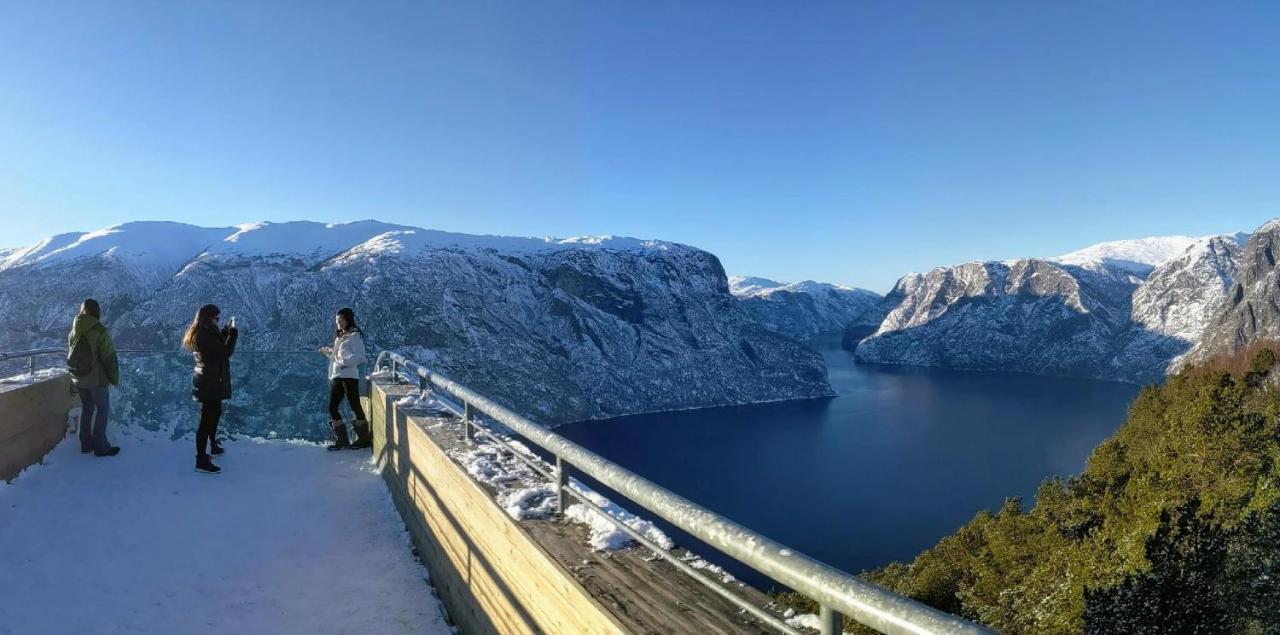 Panoramic Terrace, Huge Rain Shower And Cosy Lofts Flåm Exterior foto